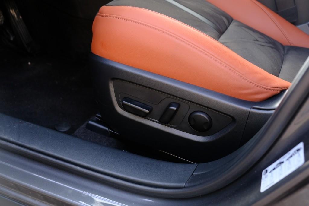 Mazda CX-30 Mazda CX-30 2.5 e-SkyActiv-G M Hybrid 140pk Aut. Nagisa – Head-up display – Bose – Adaptieve cruise – Achteruitrijcamera – Dodehoekdetectie – Stoelverwarming – Elektrische achterklep – Keyless