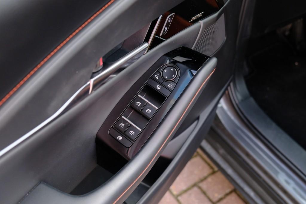 Mazda CX-30 Mazda CX-30 2.5 e-SkyActiv-G M Hybrid 140pk Aut. Nagisa – Head-up display – Bose – Adaptieve cruise – Achteruitrijcamera – Dodehoekdetectie – Stoelverwarming – Elektrische achterklep – Keyless