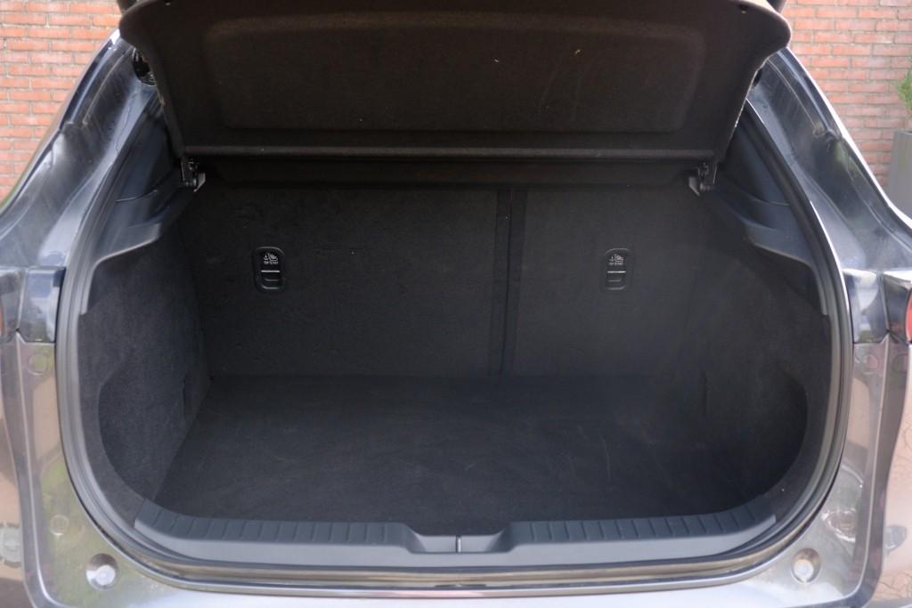 Mazda CX-30 Mazda CX-30 2.5 e-SkyActiv-G M Hybrid 140pk Aut. Nagisa – Head-up display – Bose – Adaptieve cruise – Achteruitrijcamera – Dodehoekdetectie – Stoelverwarming – Elektrische achterklep – Keyless