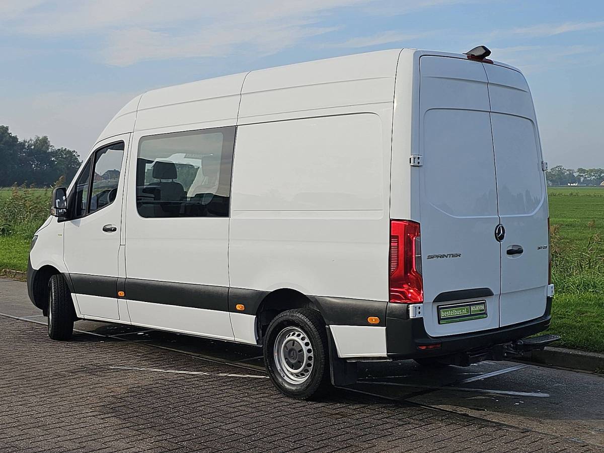 Mercedes-Benz Sprinter MERCEDES-BENZ SPRINTER 317 L2H2 Dubbele Cabine Airco Mbux Automaat 3.5T-Trekhaak 170Pk Euro6 Camera!