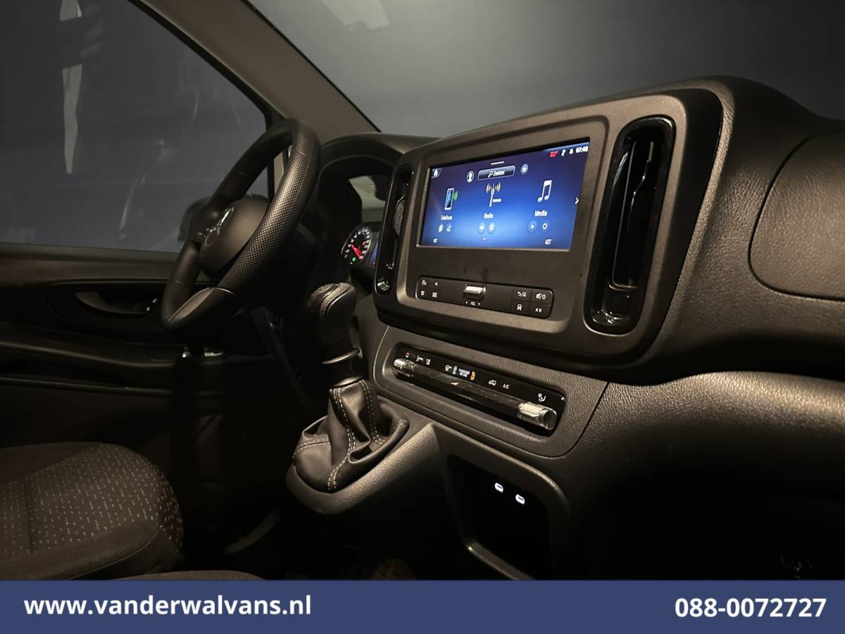 Mercedes-Benz Vito Mercedes-Benz Vito 114 CDI 136pk L2H1 Euro6 Airco | Camera | Cruisecontrol | Parkeersensoren Bijrijdersbank, Achterklep