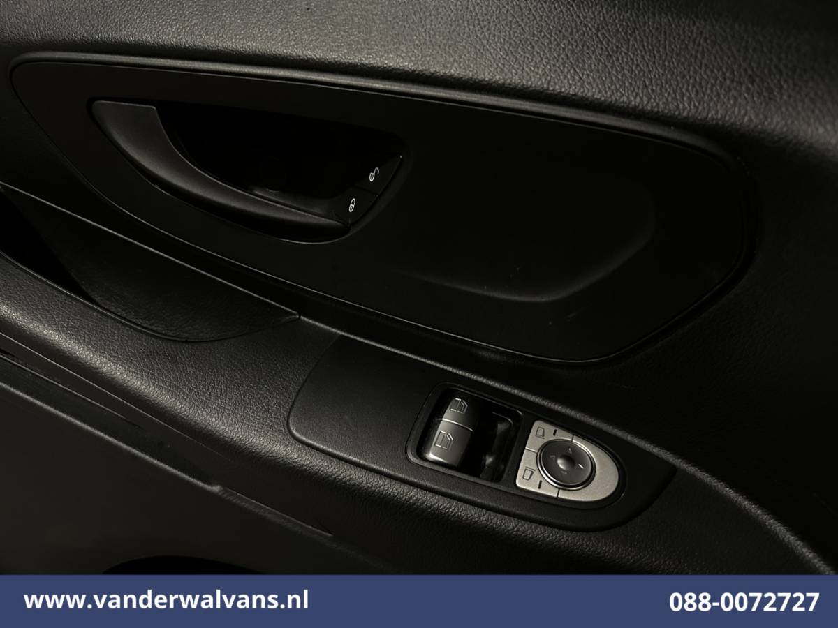 Mercedes-Benz Vito Mercedes-Benz Vito 114 CDI 136pk L2H1 Euro6 Airco | Camera | Cruisecontrol | Parkeersensoren Bijrijdersbank, Achterklep