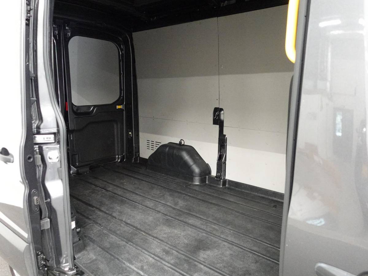 Ford Transit Ford Transit 310 2.0 TDCI L2H2 Trend Automaat Airco Bluetooth Camera Cruise Control