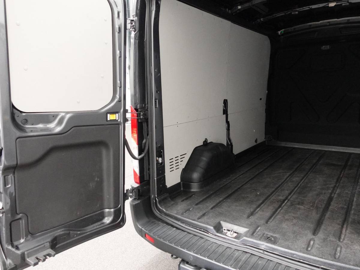 Ford Transit Ford Transit 310 2.0 TDCI L2H2 Trend Automaat Airco Bluetooth Camera Cruise Control