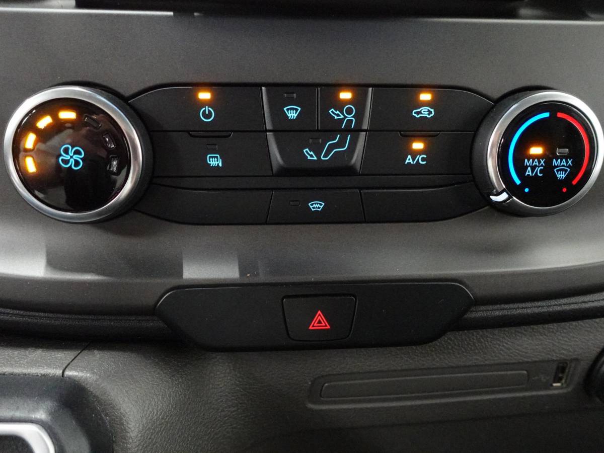 Ford Transit Ford Transit 310 2.0 TDCI L2H2 Trend Automaat Airco Bluetooth Camera Cruise Control