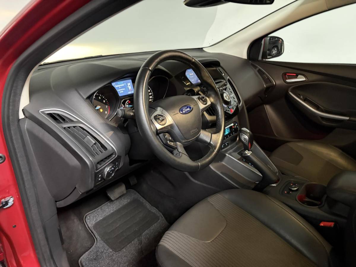 Ford Focus Ford Focus Wagon 1.6 TI-VCT Titanium Automaat Navigatie Elektrische stoelen Climate control