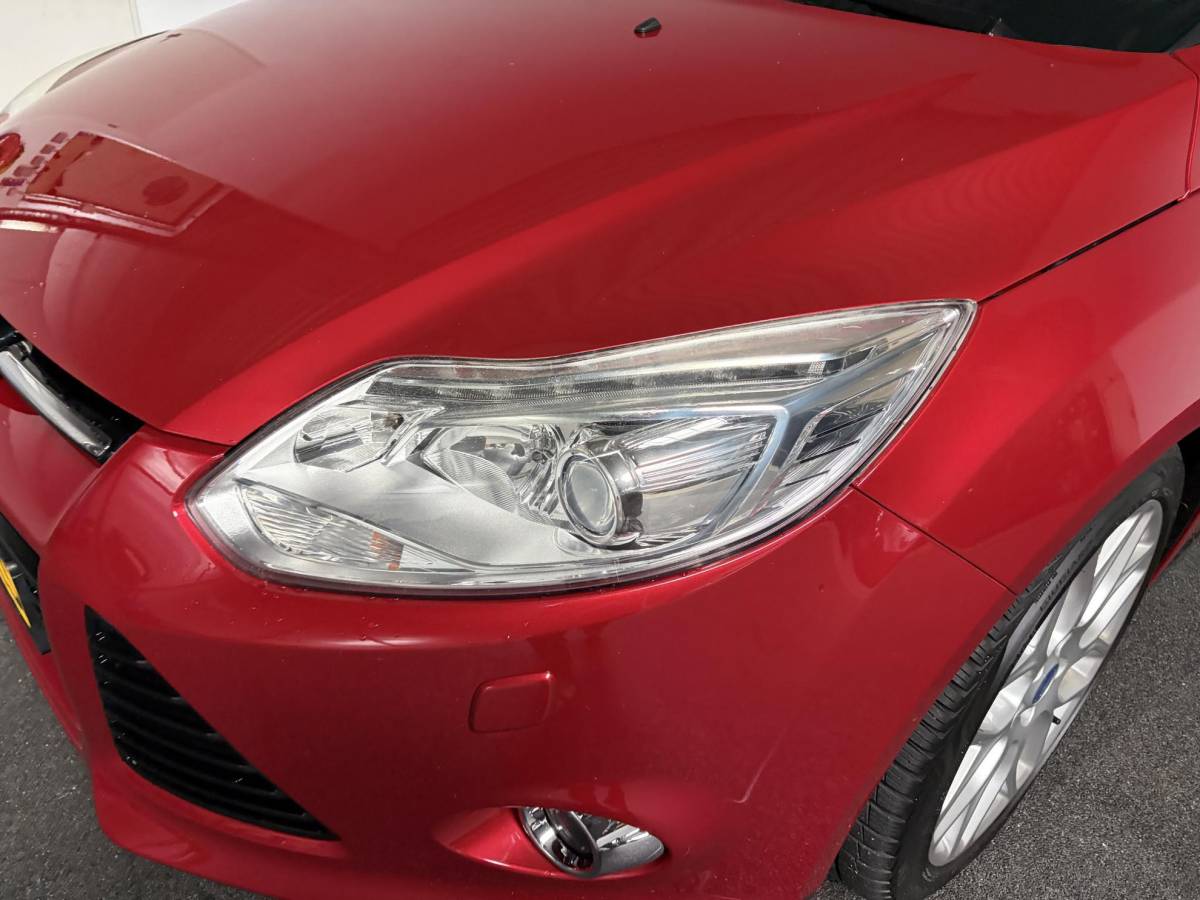 Ford Focus Ford Focus Wagon 1.6 TI-VCT Titanium Automaat Navigatie Elektrische stoelen Climate control