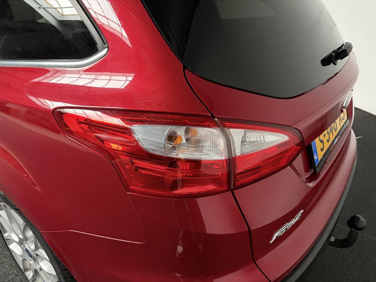 Ford Focus Ford Focus Wagon 1.6 TI-VCT Titanium Automaat Navigatie Elektrische stoelen Climate control
