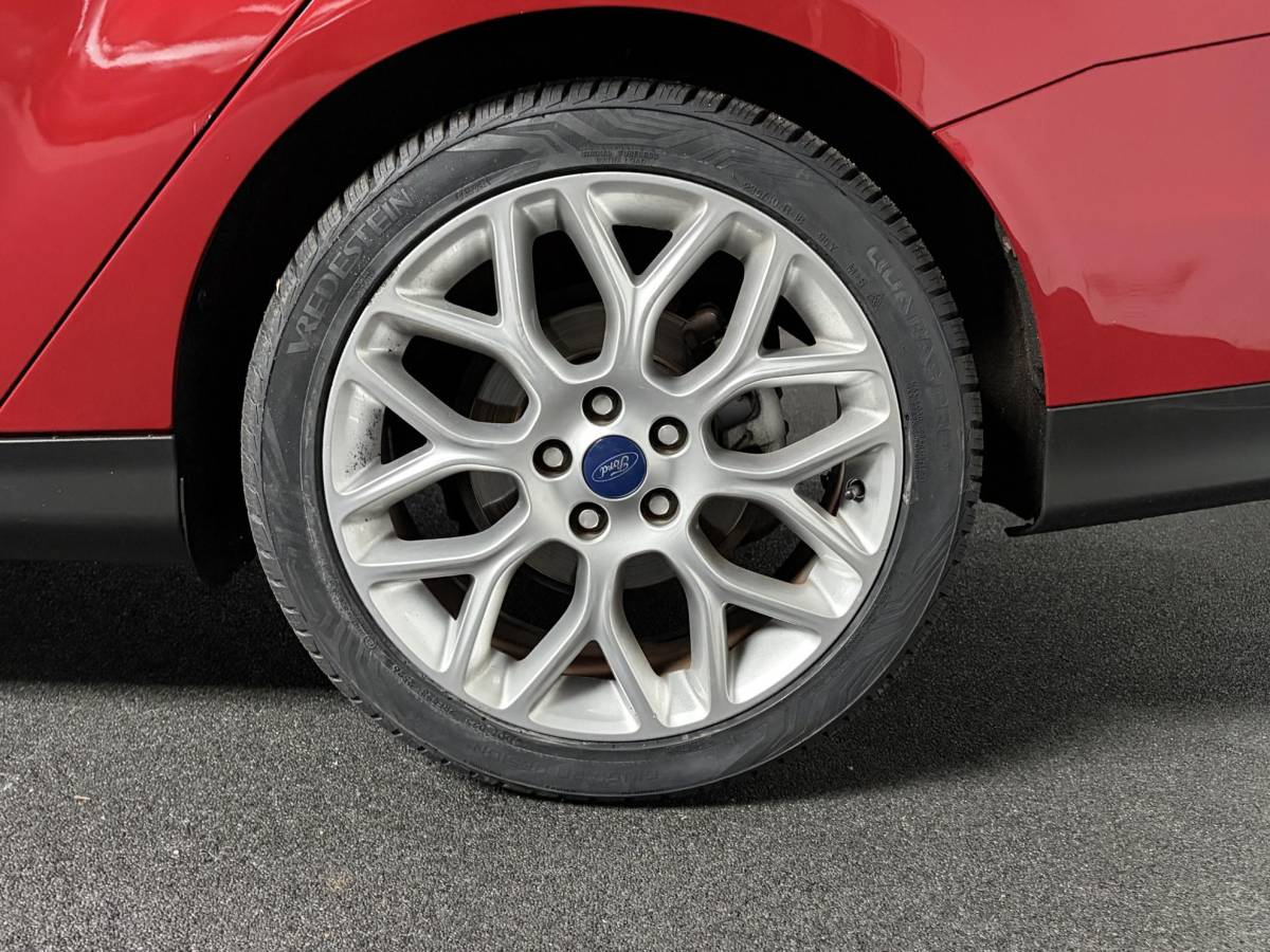 Ford Focus Ford Focus Wagon 1.6 TI-VCT Titanium Automaat Navigatie Elektrische stoelen Climate control