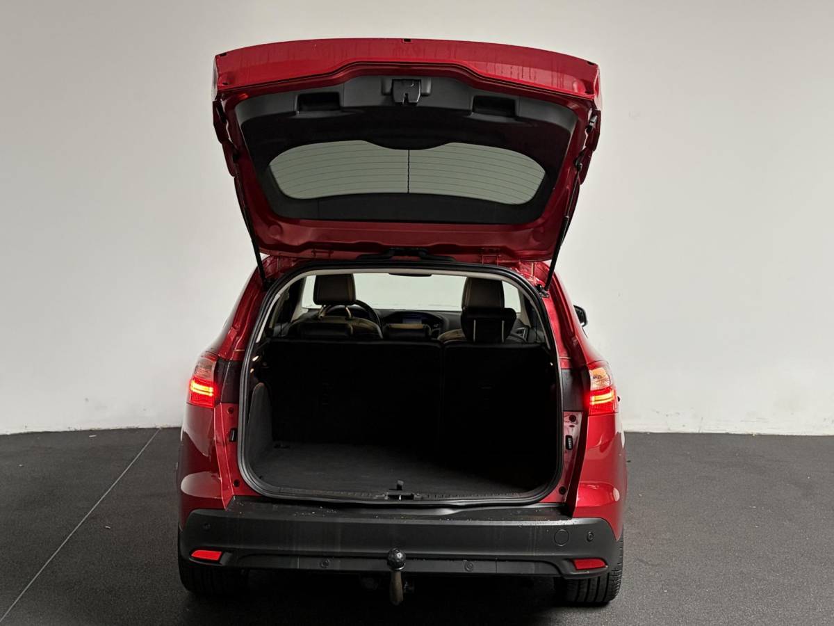 Ford Focus Ford Focus Wagon 1.6 TI-VCT Titanium Automaat Navigatie Elektrische stoelen Climate control