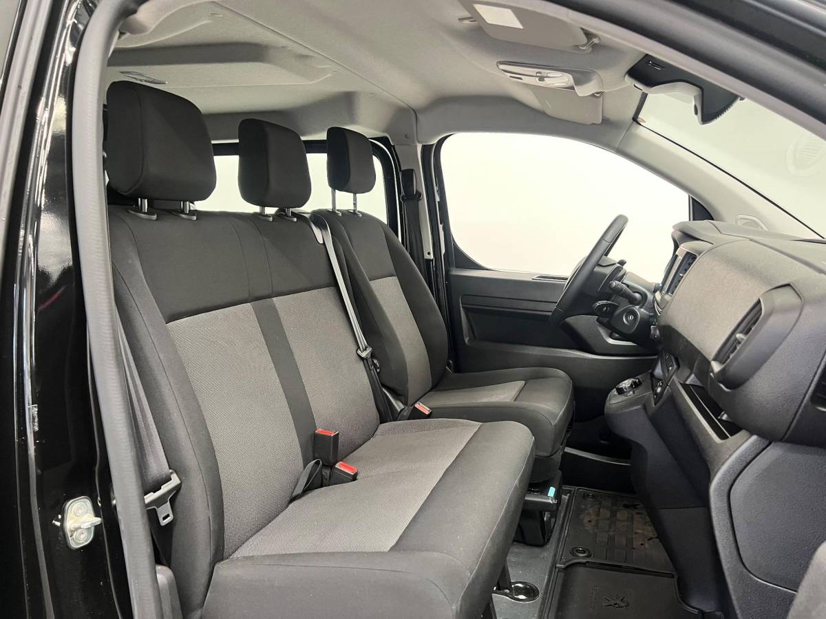 Peugeot Expert Peugeot Expert 2.0 BlueHDI 145PK Dubbele Cabine Automaat Airco Bluetooth Cruise Control Trekhaak Navigatie Carplay