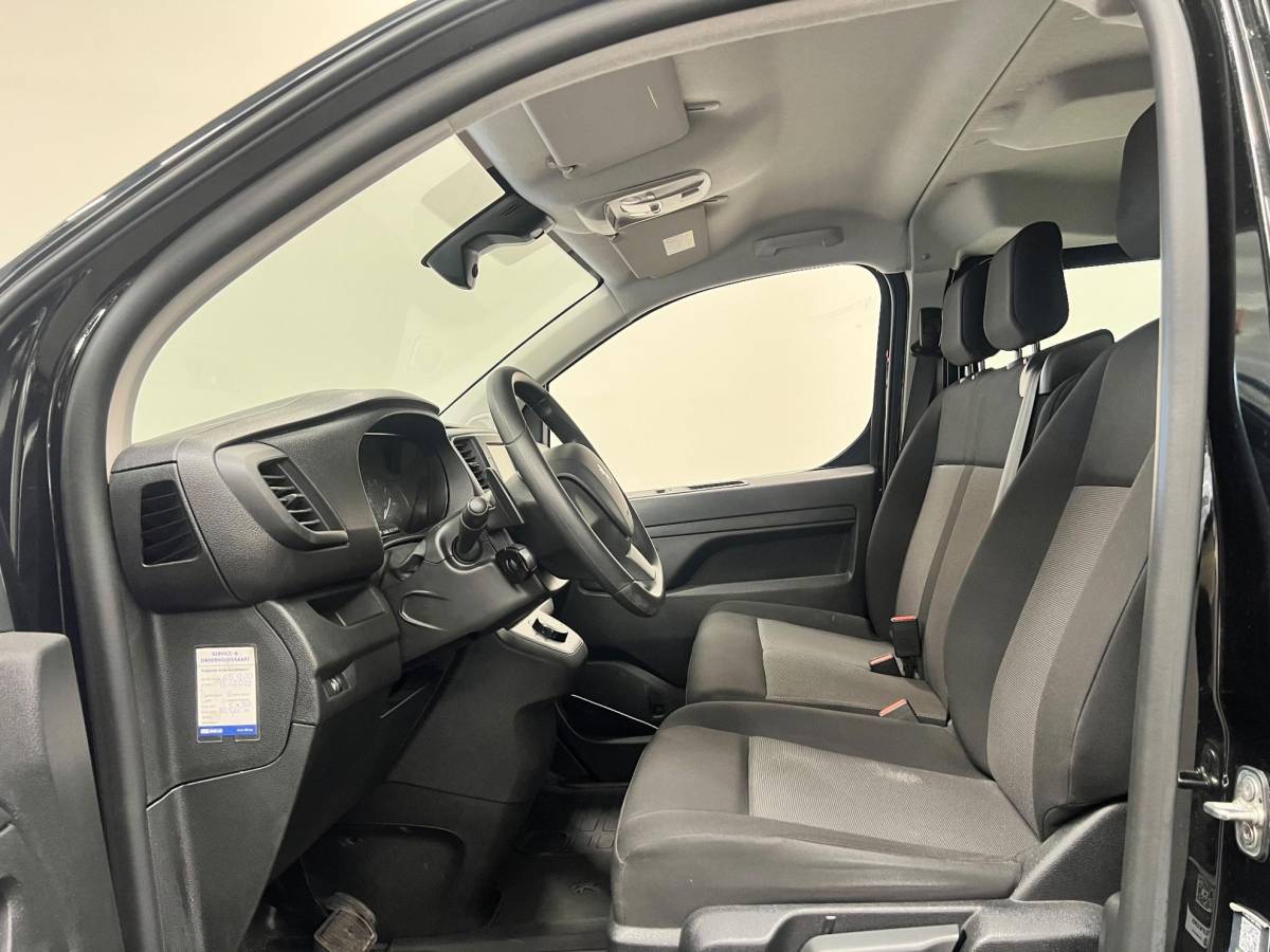Peugeot Expert Peugeot Expert 2.0 BlueHDI 145PK Dubbele Cabine Automaat Airco Bluetooth Cruise Control Trekhaak Navigatie Carplay