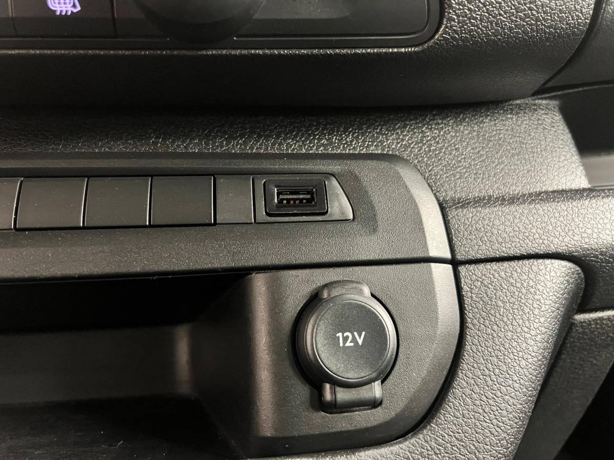 Peugeot Expert Peugeot Expert 2.0 BlueHDI 145PK Dubbele Cabine Automaat Airco Bluetooth Cruise Control Trekhaak Navigatie Carplay