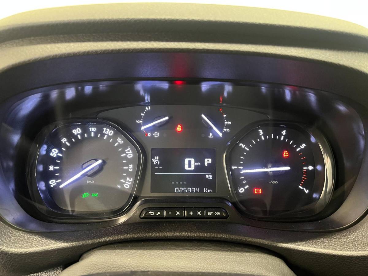 Peugeot Expert Peugeot Expert 2.0 BlueHDI 145PK Dubbele Cabine Automaat Airco Bluetooth Cruise Control Trekhaak Navigatie Carplay