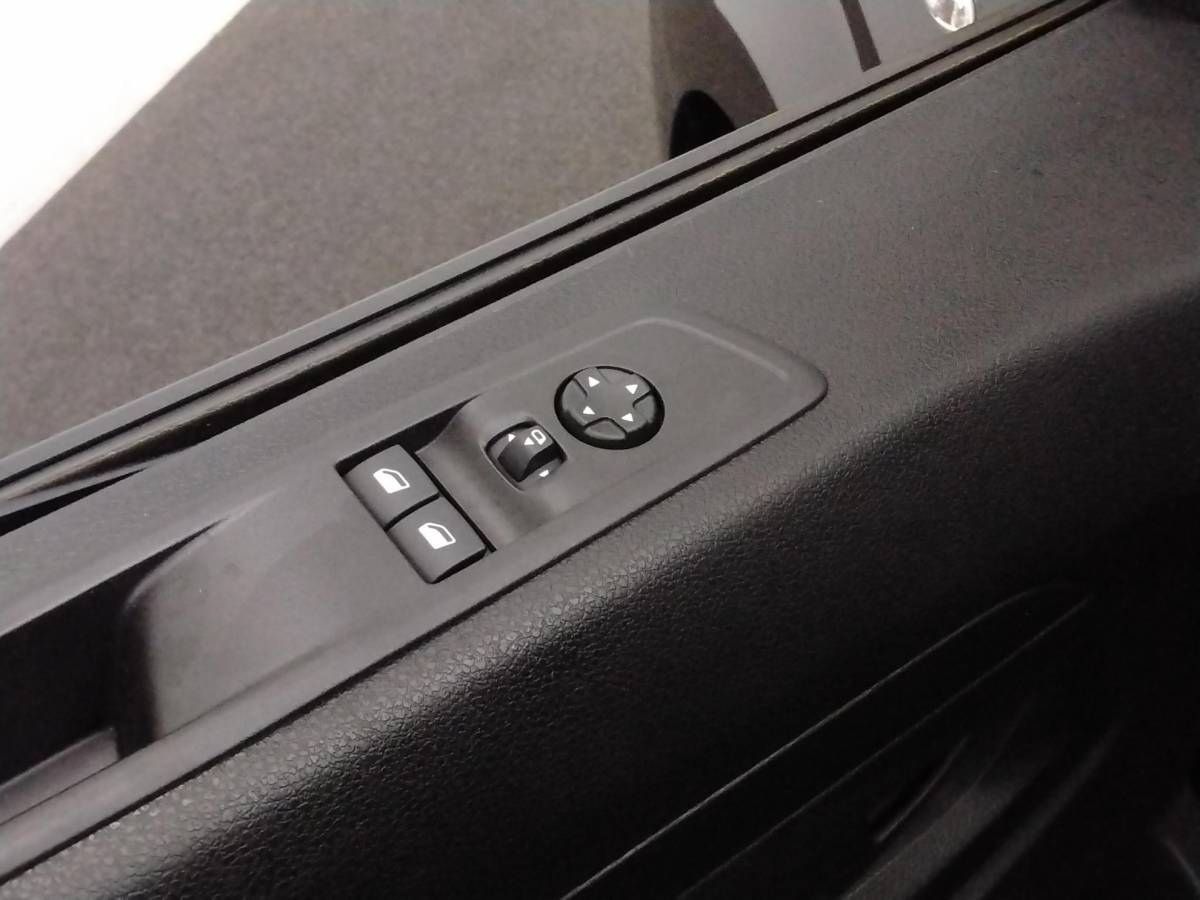 Opel Vivaro Opel Vivaro 1.5 Diesel 120pk L3 Dubbele Cabine Apple Carplay /  Android Auto Parkeersensoren V+A Trekhaak Camera Navigatie Cruise Control LED koplampen houten afwerking laadruimte