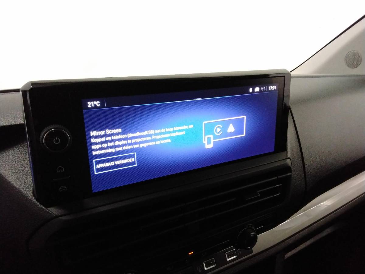Opel Vivaro Opel Vivaro 1.5 Diesel 120pk L3 Dubbele Cabine Apple Carplay /  Android Auto Parkeersensoren V+A Trekhaak Camera Navigatie Cruise Control LED koplampen houten afwerking laadruimte