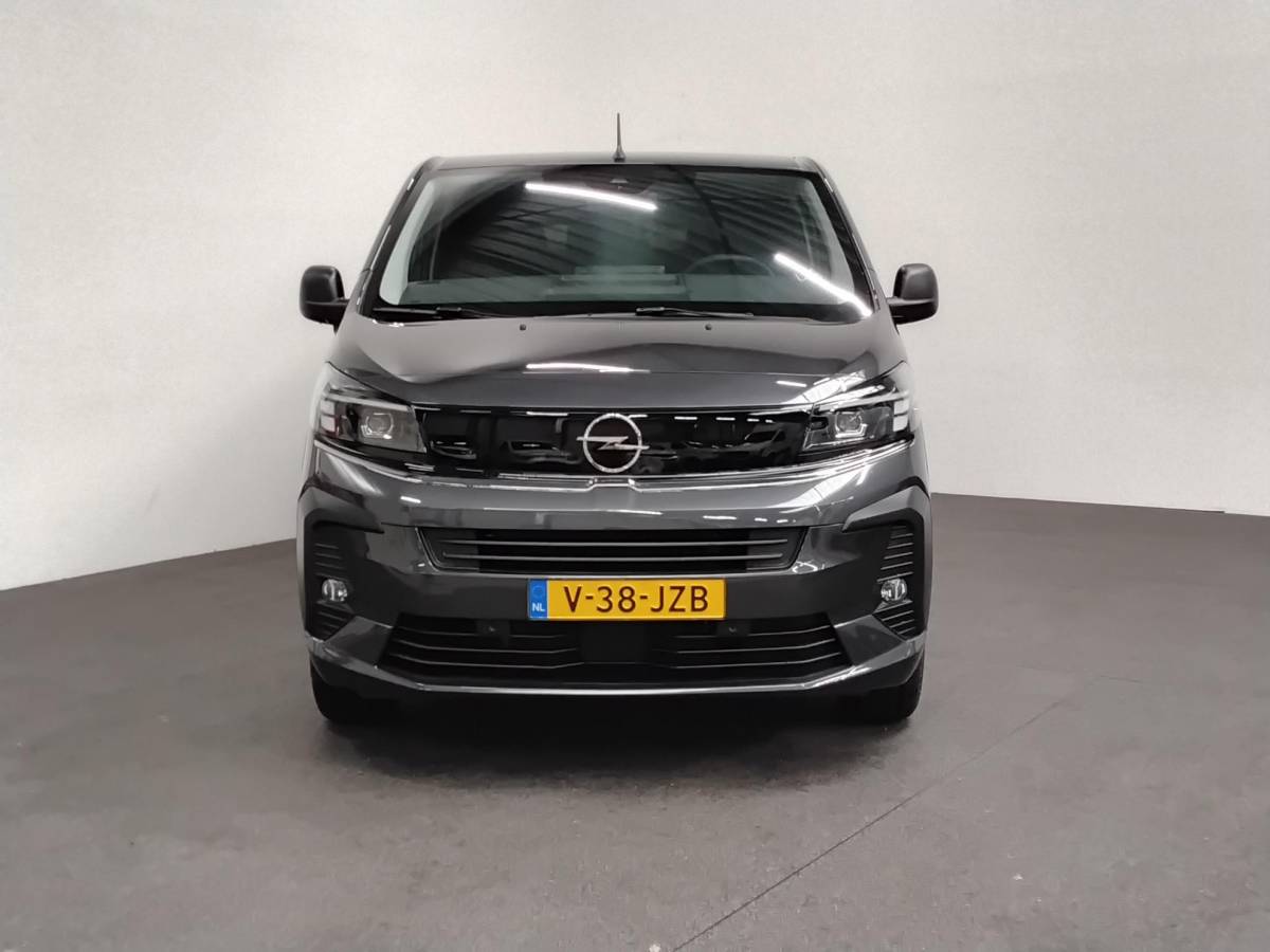 Opel Vivaro Opel Vivaro 1.5 Diesel 120pk L3 Dubbele Cabine Apple Carplay /  Android Auto Parkeersensoren V+A Trekhaak Camera Navigatie Cruise Control LED koplampen houten afwerking laadruimte