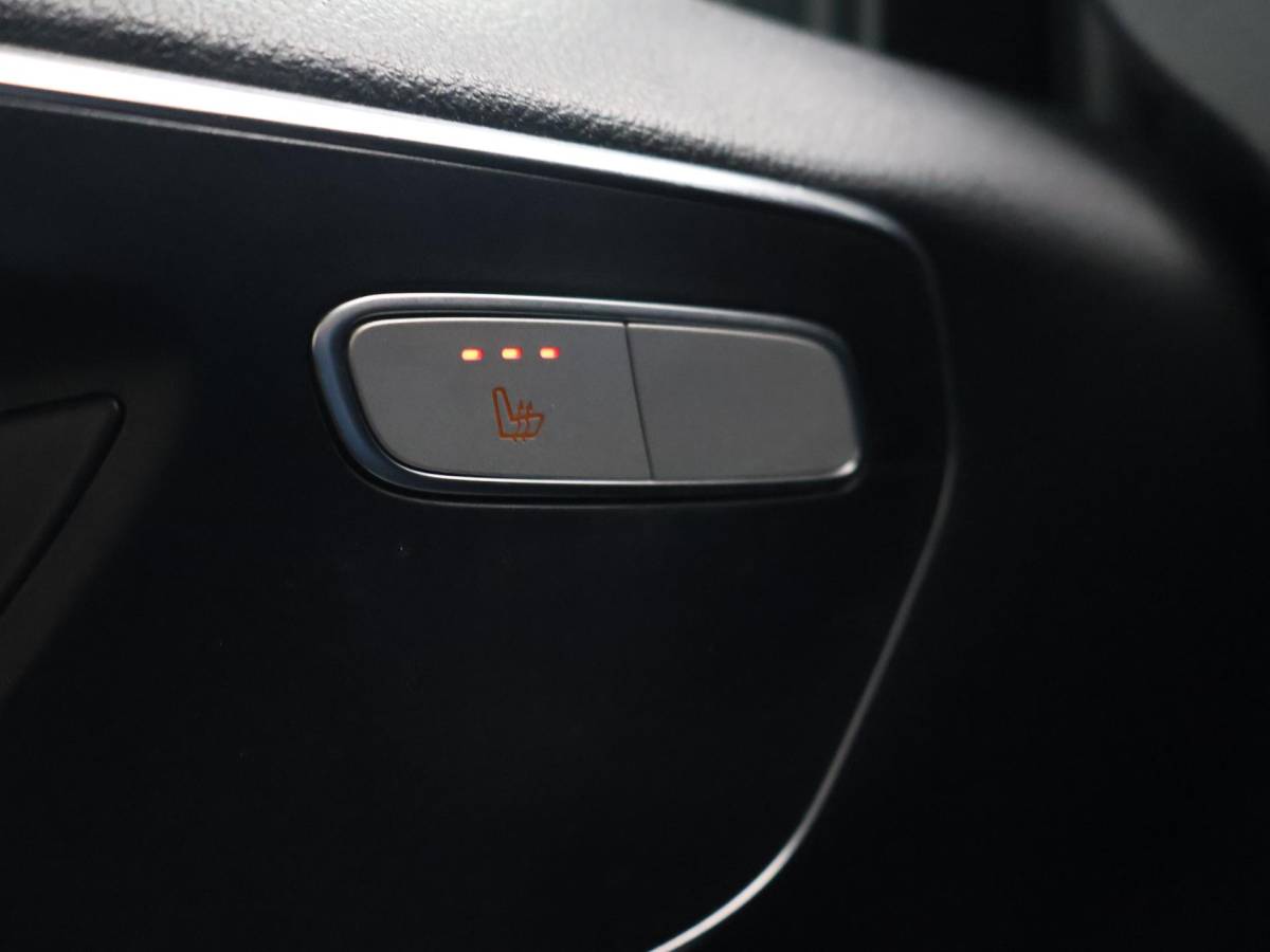 Mercedes-Benz Vito Mercedes-Benz Vito 114 CDI L2 + 19 INCH | SPOILERPAKKET | SIDEBARS | LED | APPLE CARPLAY | CAMERA | STOELVERWARMING