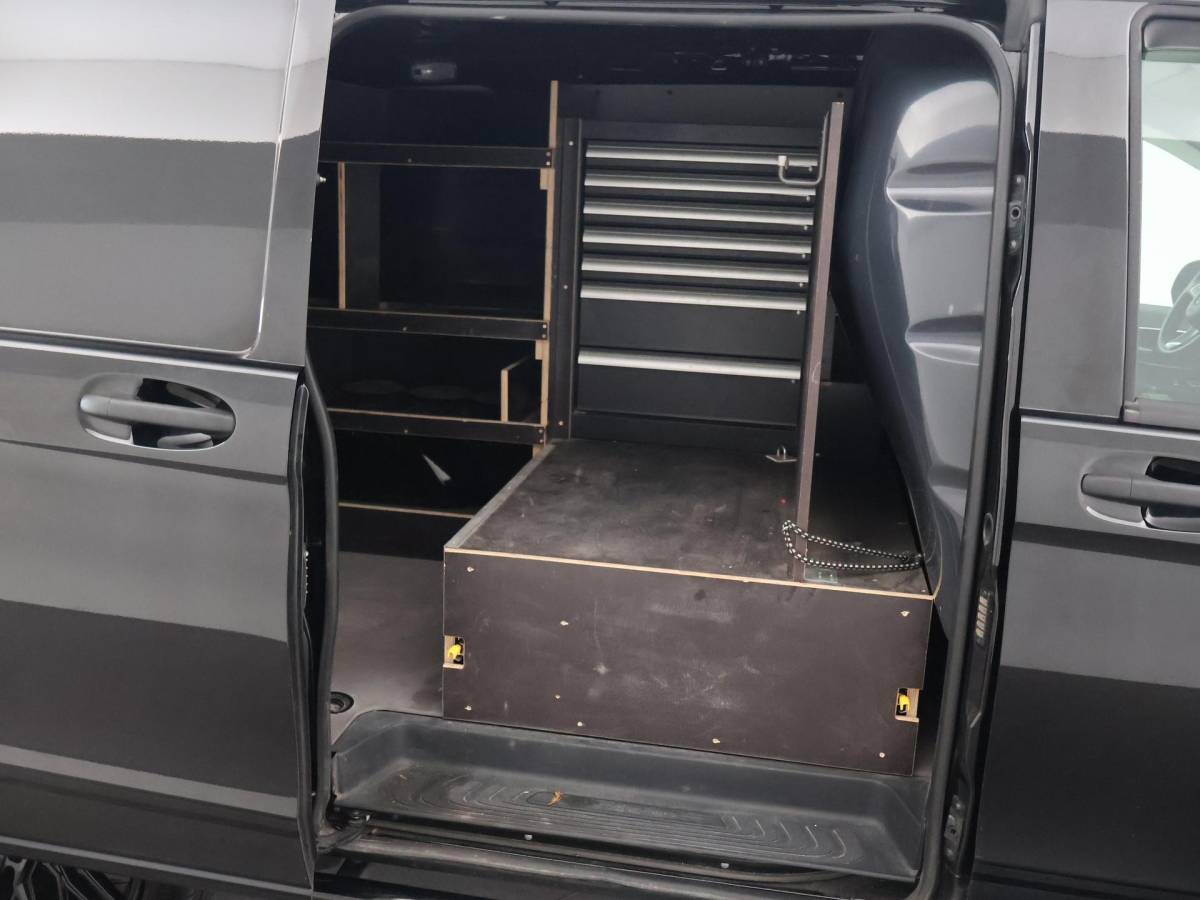 Mercedes-Benz Vito Mercedes-Benz Vito 114 CDI L2 + 19 INCH | SPOILERPAKKET | SIDEBARS | LED | APPLE CARPLAY | CAMERA | STOELVERWARMING