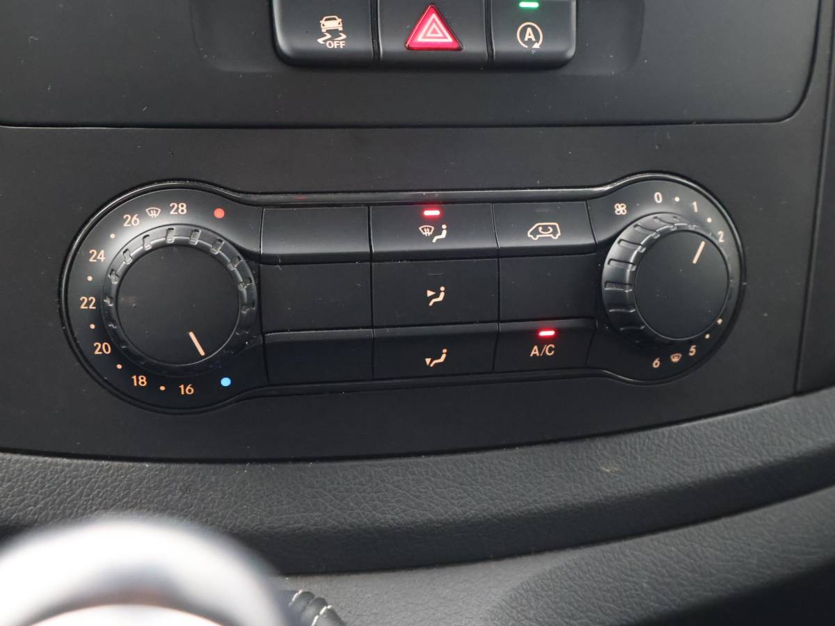 Mercedes-Benz Vito Mercedes-Benz Vito 114 CDI L2 + 19 INCH | SPOILERPAKKET | SIDEBARS | LED | APPLE CARPLAY | CAMERA | STOELVERWARMING