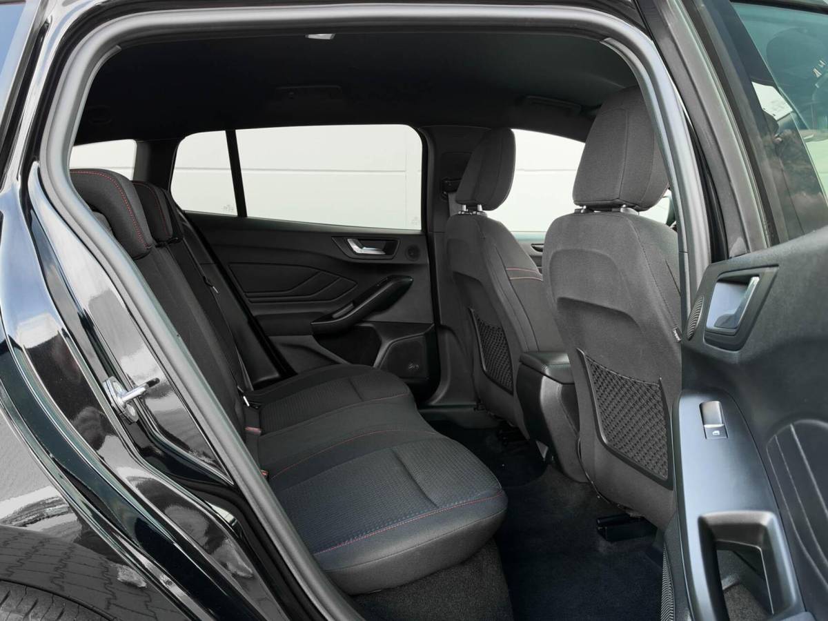 Ford Focus Ford Focus Wagon 1.0 EcoBoost 125pk Hybrid ST Line X | Driver Assist pack| Winterpack | B&O sound
