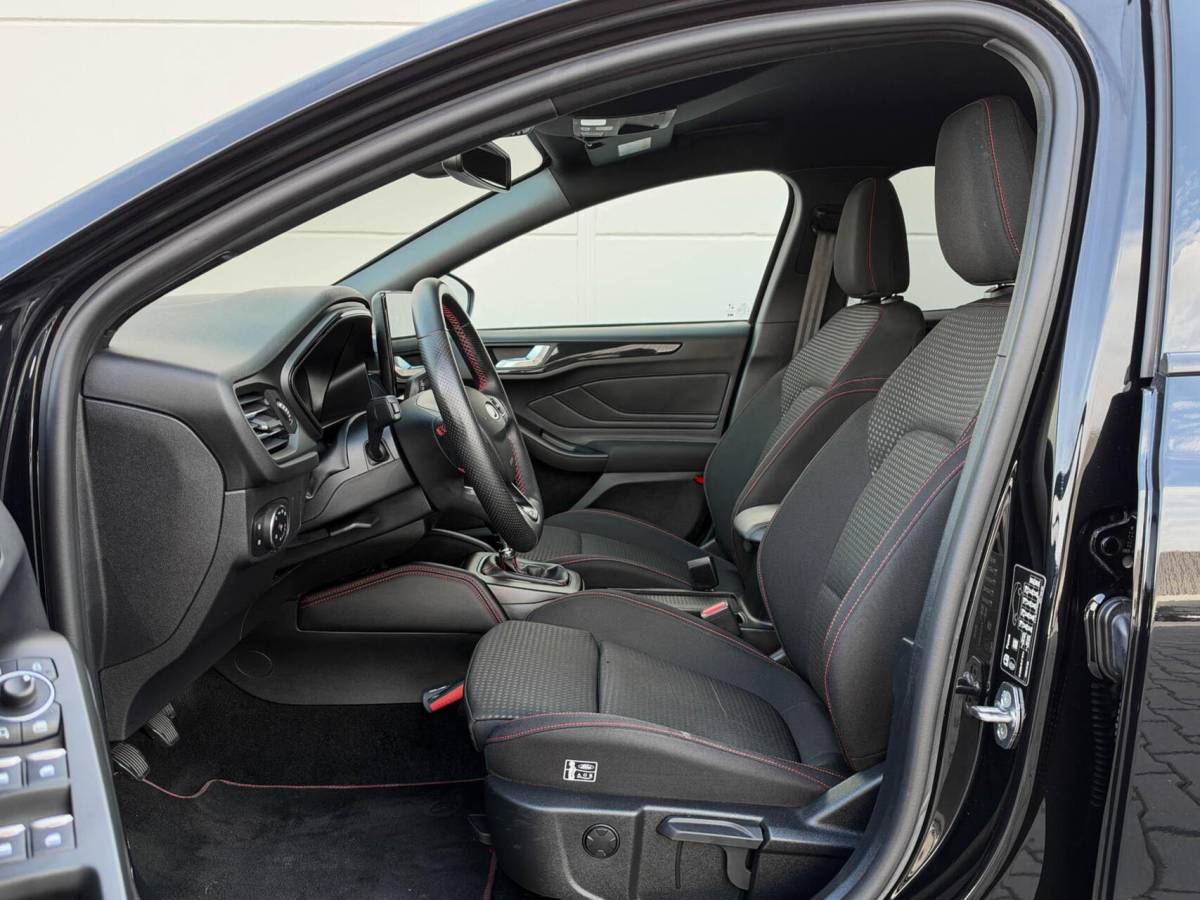 Ford Focus Ford Focus Wagon 1.0 EcoBoost 125pk Hybrid ST Line X | Driver Assist pack| Winterpack | B&O sound