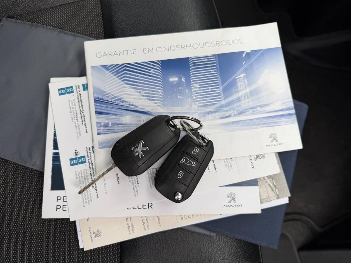 Peugeot Expert Peugeot Expert 231L 2.0 BlueHDI 180 Premium Pack | Navigatie | Camera | Trekhaak | Lederen Bekleding |