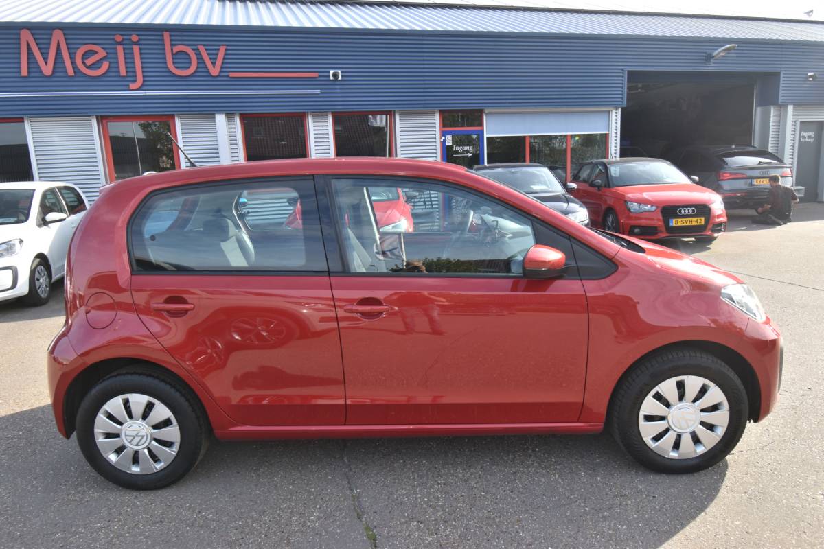 Volkswagen up! Volkswagen Up! 1.0 , AIRCO , BL TOOTH , RADIO , EL VOOR , CV AFST ,
