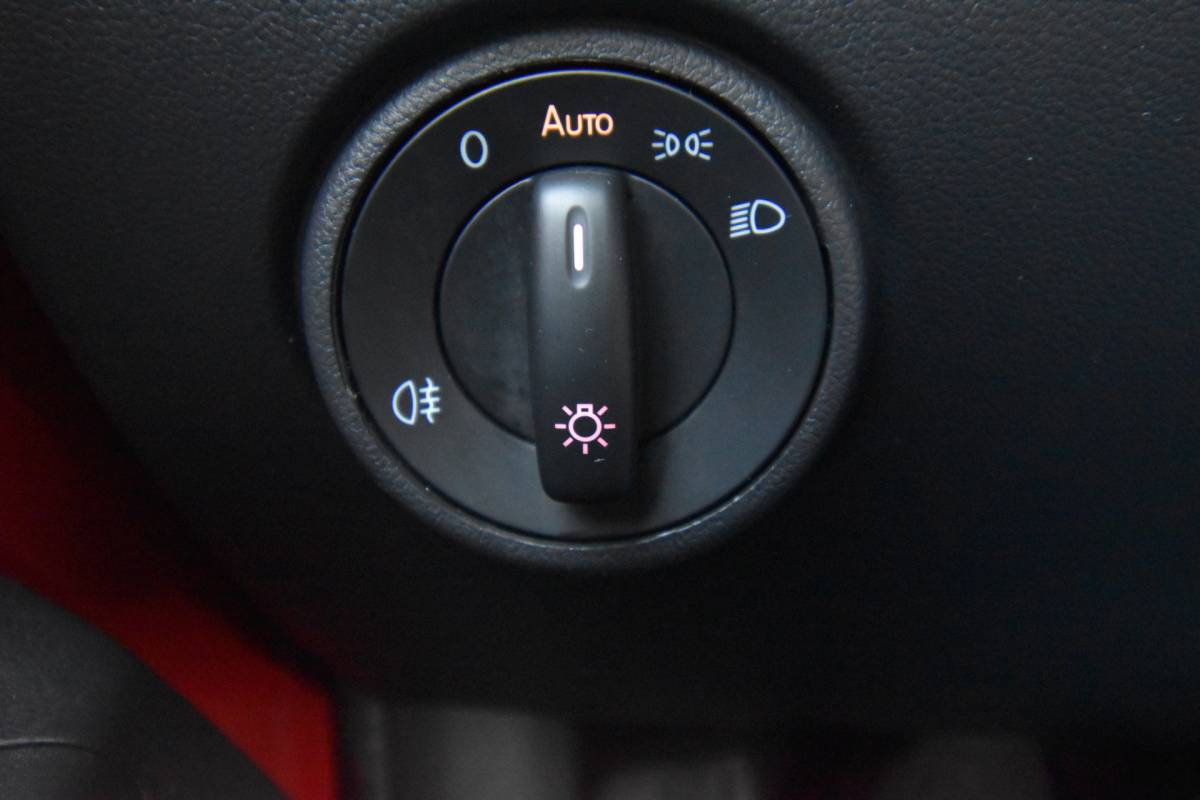 Volkswagen up! Volkswagen Up! 1.0 , AIRCO , BL TOOTH , RADIO , EL VOOR , CV AFST ,