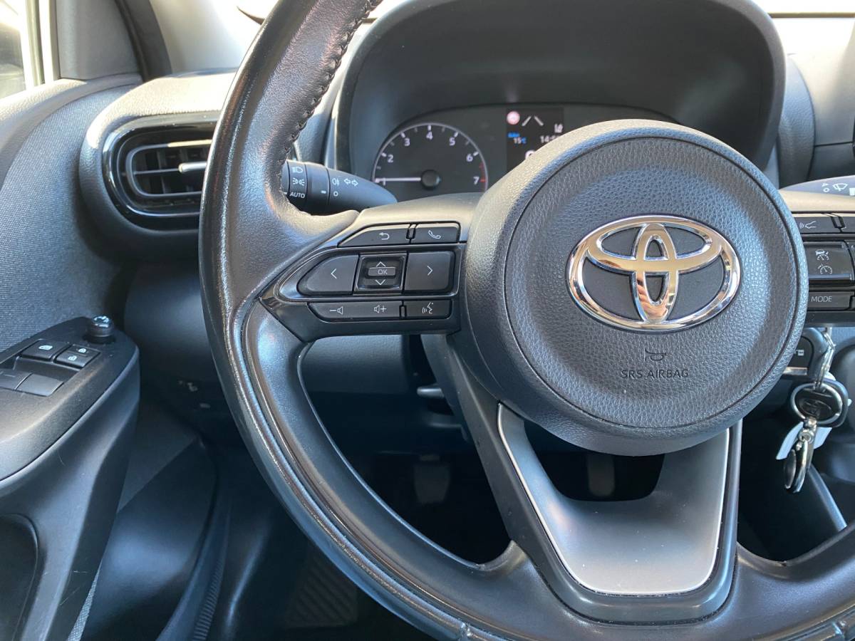 Toyota Yaris Toyota Yaris 1.0 VVT-i Active | 1e eigenaar | dealer onderhouden | apple carplay-android auto | camera | airco | adapt. cruise