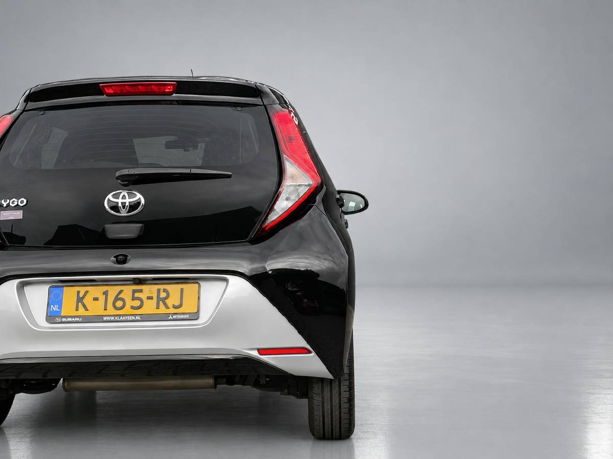 Toyota Aygo Toyota Aygo 1.0 VVT-i X-Play | 1e eigenaar | dealer onderh. | apple carplay-android auto | camera | BTW auto