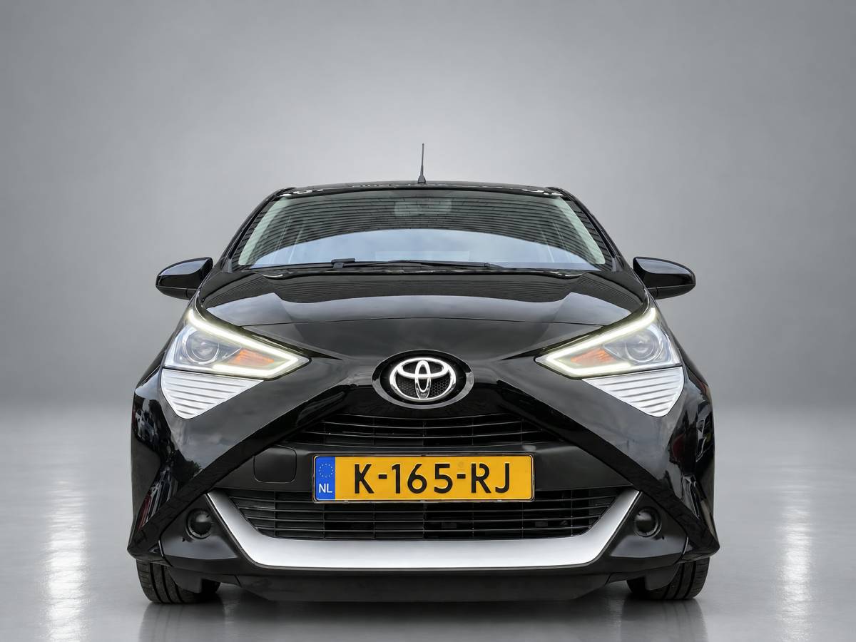 Toyota Aygo Toyota Aygo 1.0 VVT-i X-Play | 1e eigenaar | dealer onderh. | apple carplay-android auto | camera | BTW auto