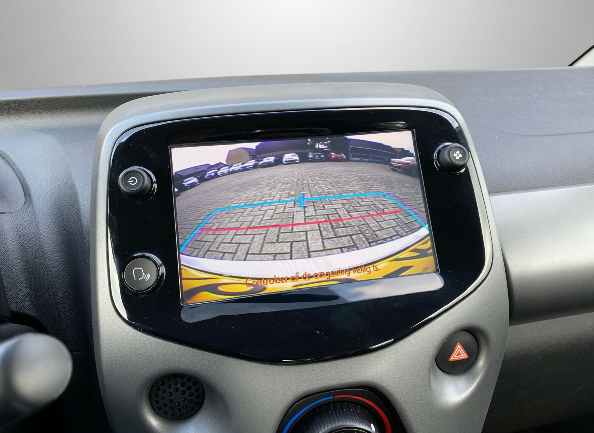 Toyota Aygo Toyota Aygo 1.0 VVT-i X-Play | 1e eigenaar | dealer onderh. | apple carplay-android auto | camera | BTW auto