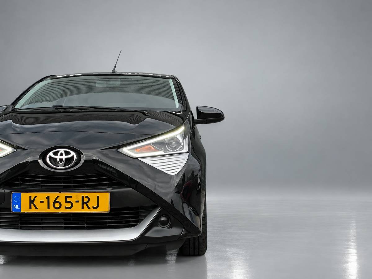 Toyota Aygo Toyota Aygo 1.0 VVT-i X-Play | 1e eigenaar | dealer onderh. | apple carplay-android auto | camera | BTW auto