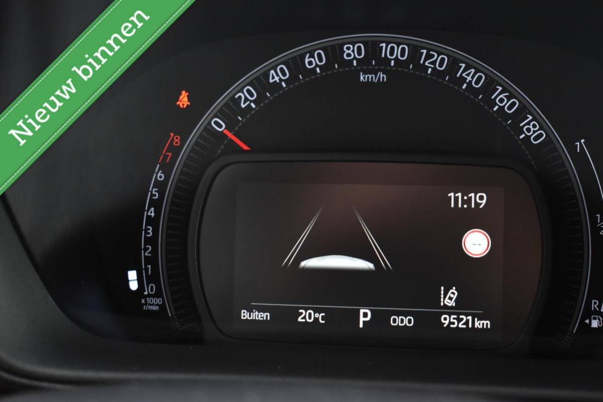 Toyota Aygo X Toyota Aygo X 1.0 VVT-i S-CVT Pulse GOLD AUTOMAAT/STOELVW/CAMERA/ETC.!