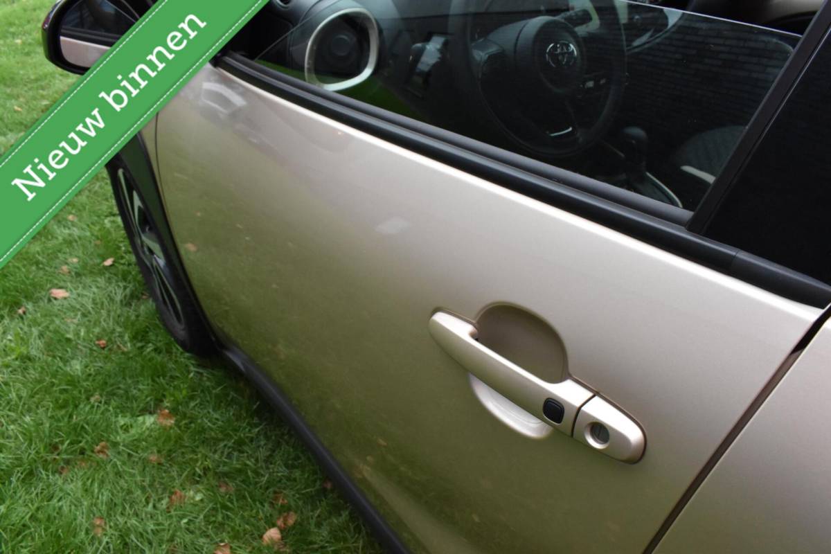 Toyota Aygo X Toyota Aygo X 1.0 VVT-i S-CVT Pulse GOLD AUTOMAAT/STOELVW/CAMERA/ETC.!