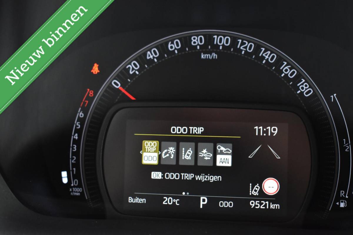 Toyota Aygo X Toyota Aygo X 1.0 VVT-i S-CVT Pulse GOLD AUTOMAAT/STOELVW/CAMERA/ETC.!