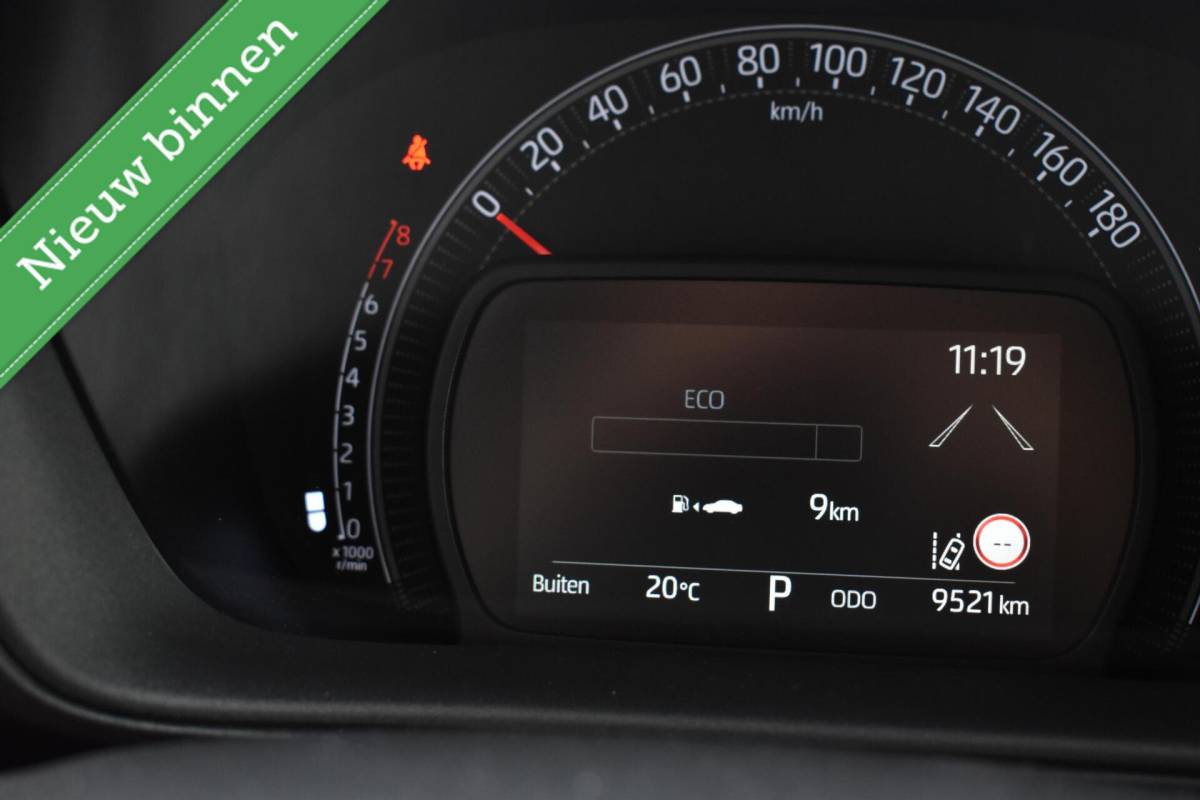 Toyota Aygo X Toyota Aygo X 1.0 VVT-i S-CVT Pulse GOLD AUTOMAAT/STOELVW/CAMERA/ETC.!