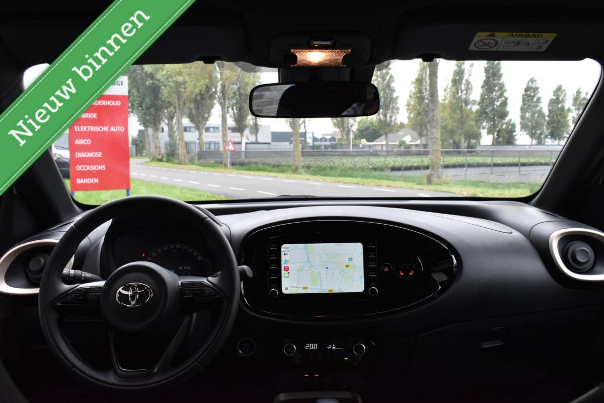 Toyota Aygo X Toyota Aygo X 1.0 VVT-i S-CVT Pulse GOLD AUTOMAAT/STOELVW/CAMERA/ETC.!