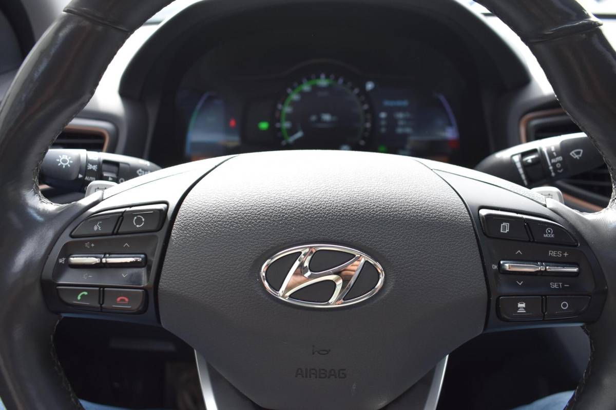 Hyundai IONIQ Hyundai IONIQ Premium EV | 100% SoH | Schuifdak | Leder | Memory | Infinity |