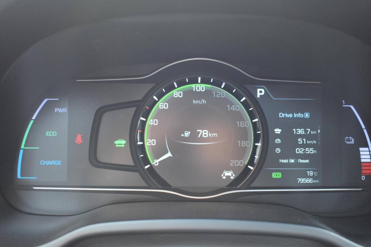 Hyundai IONIQ Hyundai IONIQ Premium EV | 100% SoH | Schuifdak | Leder | Memory | Infinity |