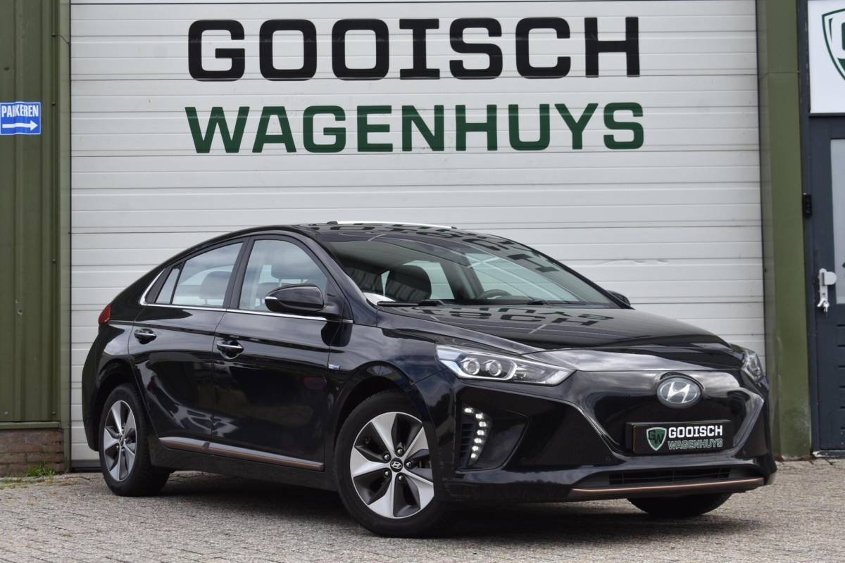 Hyundai IONIQ Hyundai IONIQ Premium EV | 100% SoH | Schuifdak | Leder | Memory | Infinity |