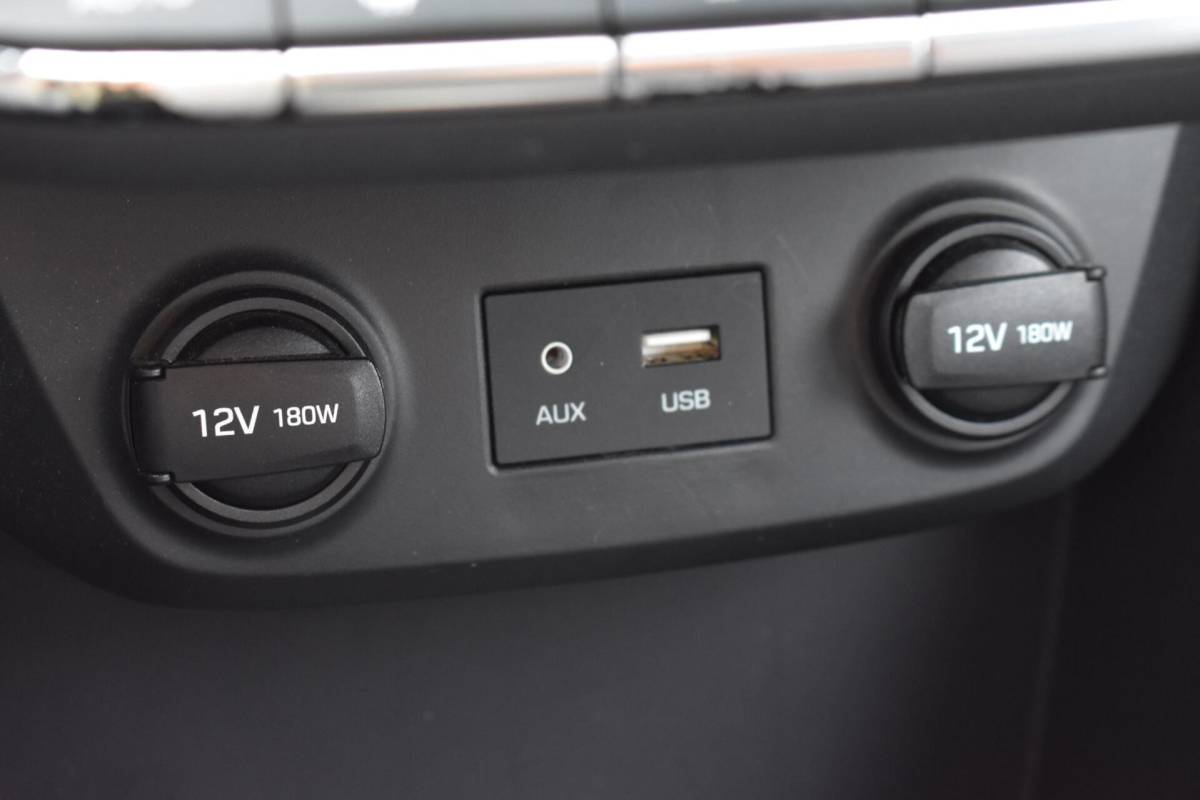 Hyundai IONIQ Hyundai IONIQ Premium EV | 100% SoH | Schuifdak | Leder | Memory | Infinity |