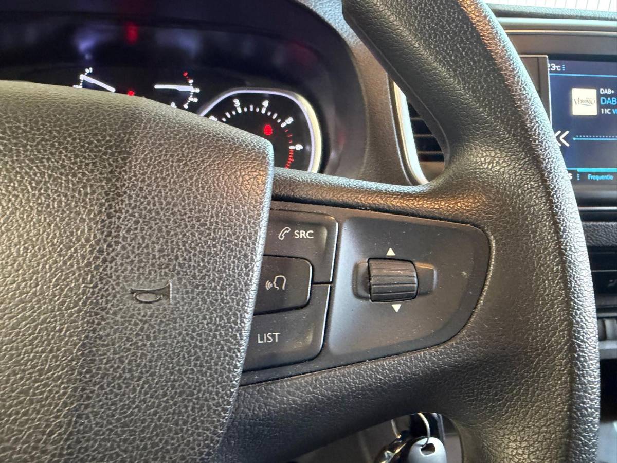 Peugeot Expert Peugeot Expert 1.5 BlueHDI 120 S&S L2 Navi, Camera, Carplay, Cruise Control, Trekhaak, Euro 6