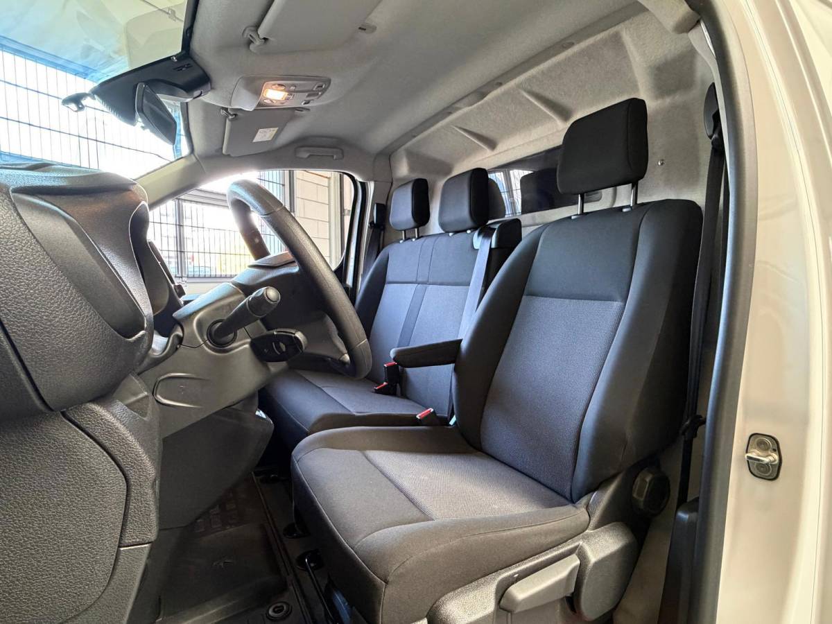 Peugeot Expert Peugeot Expert 1.5 BlueHDI 120 S&S L2 Navi, Camera, Carplay, Cruise Control, Trekhaak, Euro 6