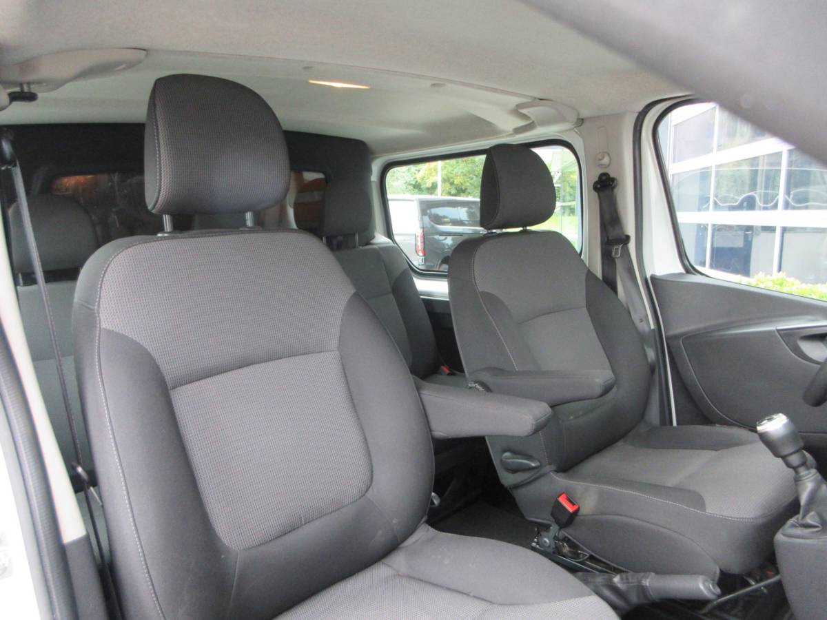 Renault Trafic Renault Trafic 2.0 dCi 120pk T29 L2 DC, Dubbel Cabine, Euro 6, Airco, Camera