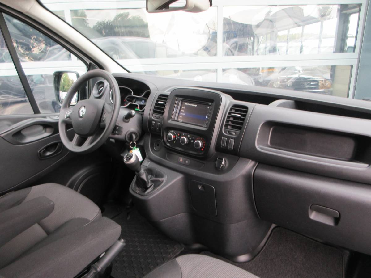 Renault Trafic Renault Trafic 2.0 dCi 120pk T29 L2 DC, Dubbel Cabine, Euro 6, Airco, Camera