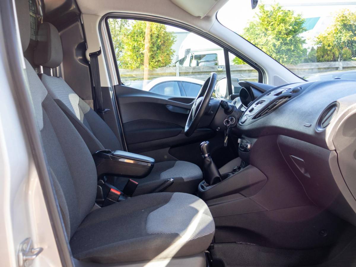 Ford Transit Courier Ford Transit Courier 1.5 TDCI Economy Edition Cruise control Verwarmde voorruit