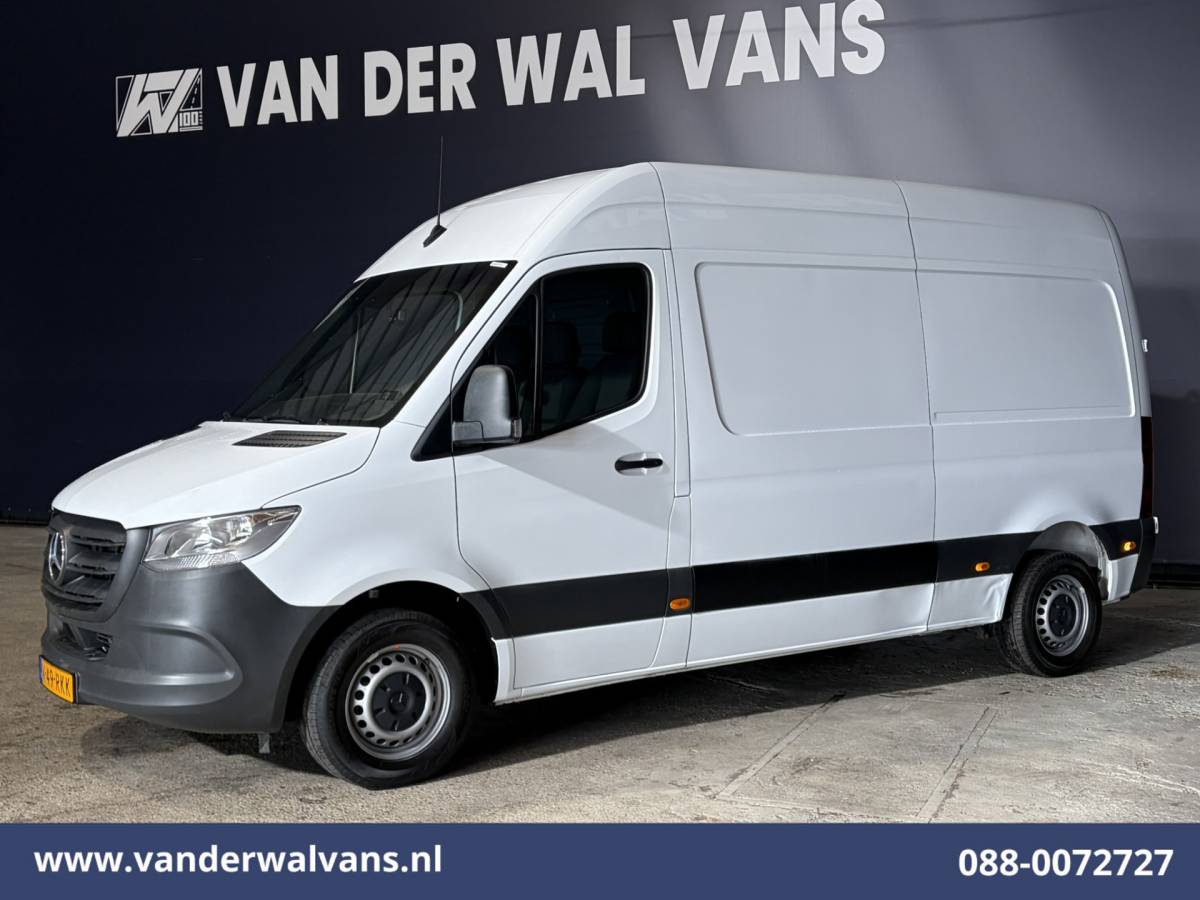 Mercedes-Benz Sprinter Mercedes-Benz Sprinter 211 CDI 115pk L2H2 Euro6 Airco | Camera | Trekhaak Bijrijdersbank