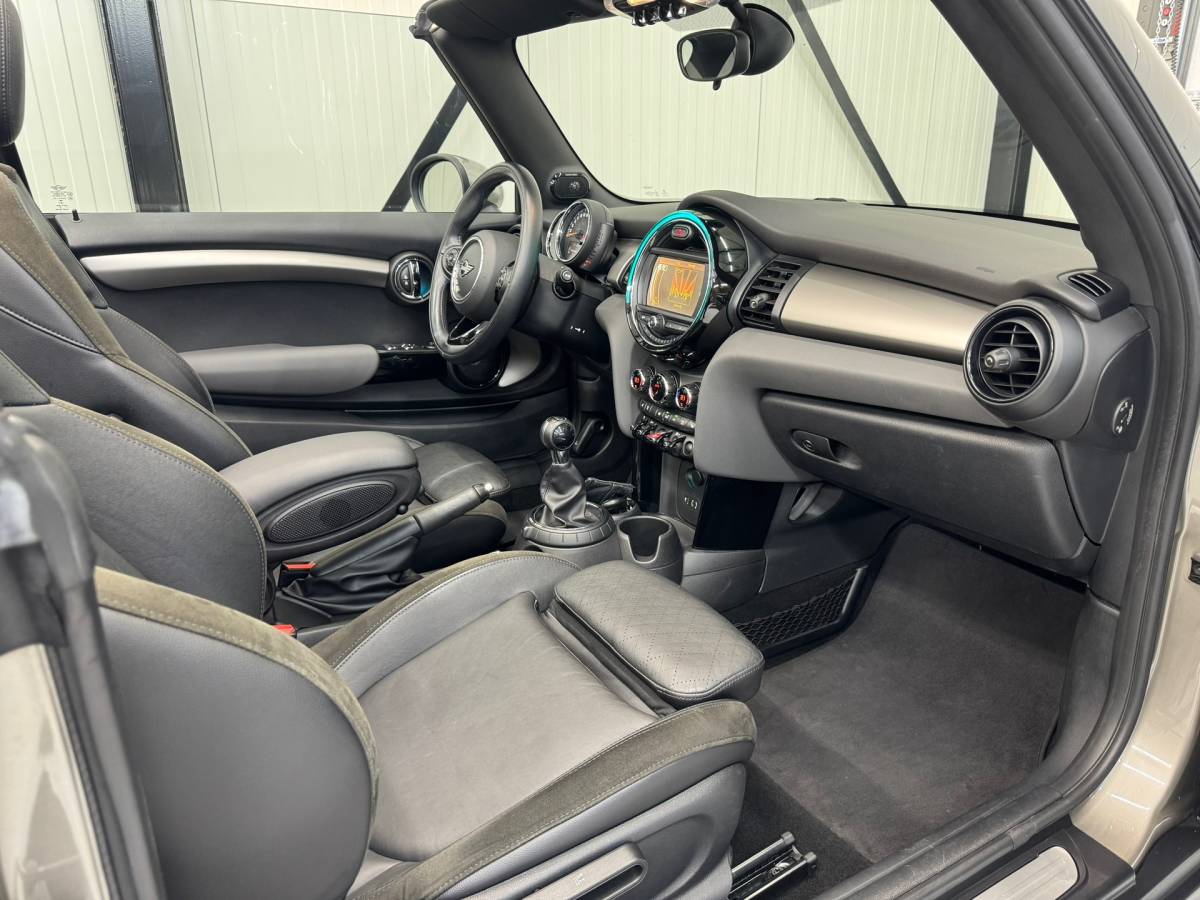 MINI Cooper S Cabrio Mini Cabrio 2.0 Cooper S Chili Serious Business |Parkeersensorenr|Led|Stoelverwarming|Leder|